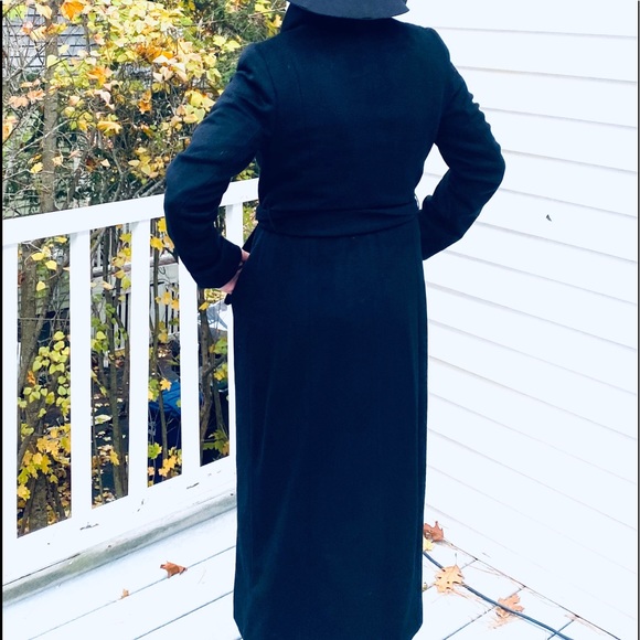 COLE HAAN Full-length Belted wrap coat. - Picture 3 of 15